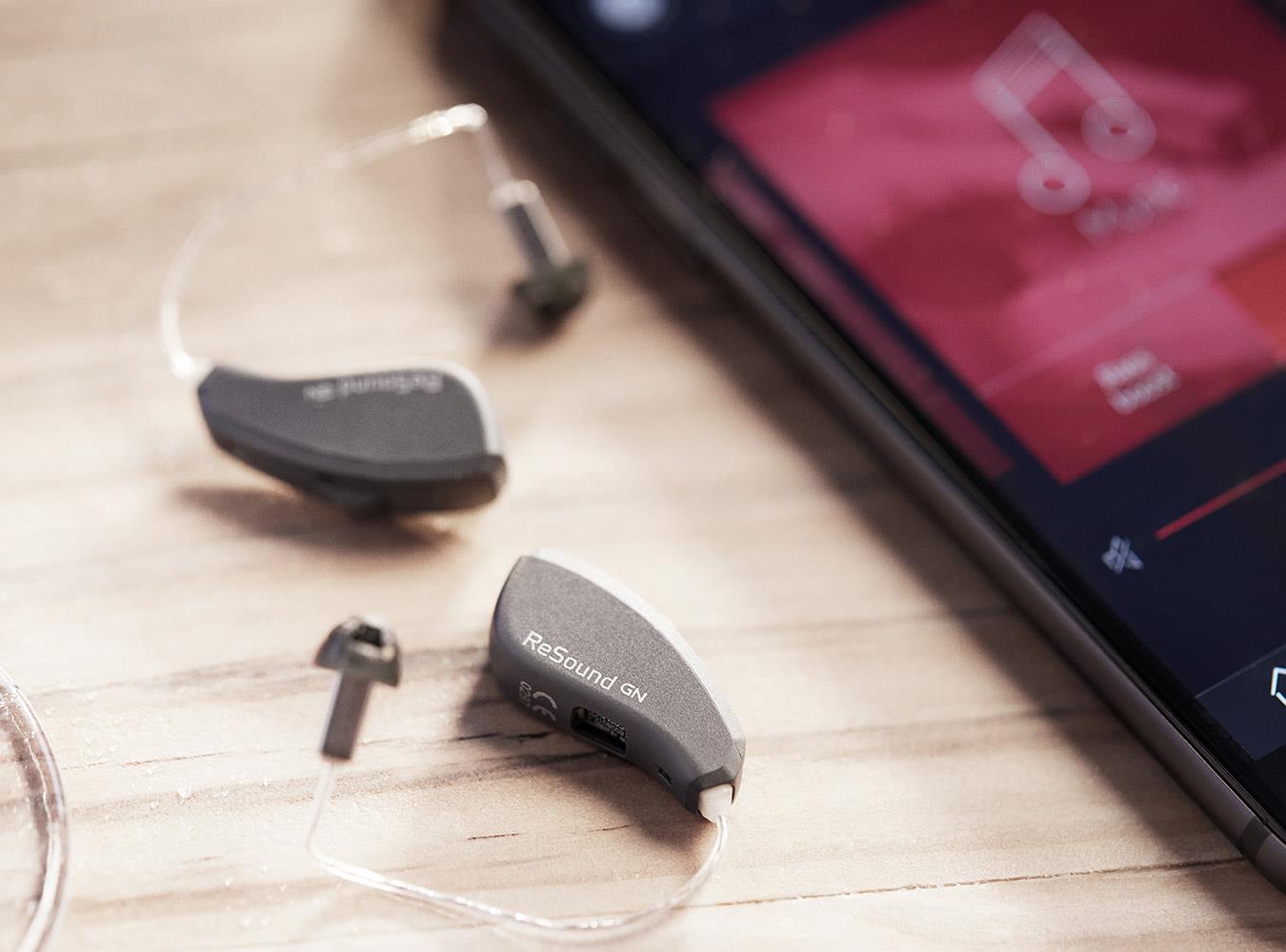 LiNX Quattro hearing aids works with any app.